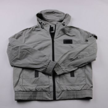 куртка не указано