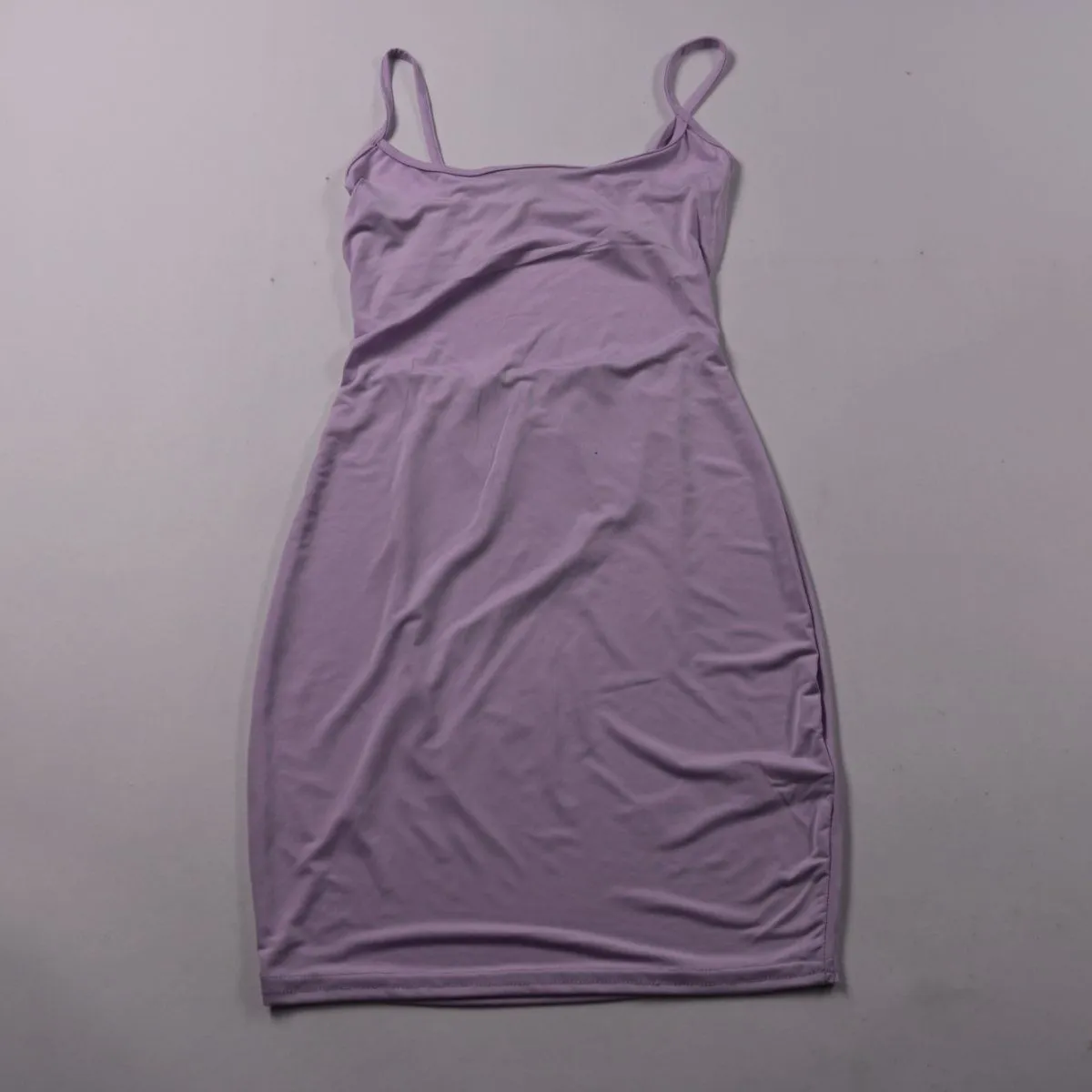 платье PrettyLittleThing