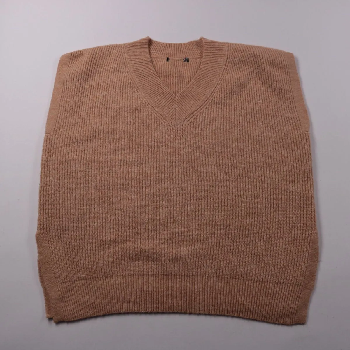 жилет не указано